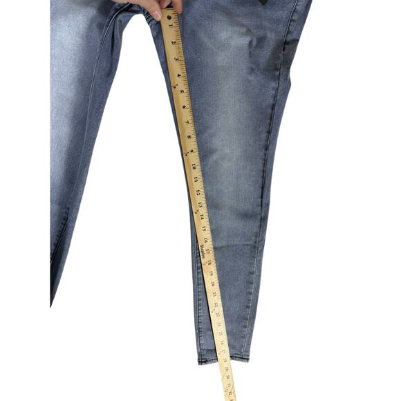 NWT True Religion Jeans Women Halle Light Wash High Rise Super Skinny 28 Flap - Picture 8 of 8